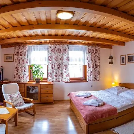 Drevenica Michael אכסניה