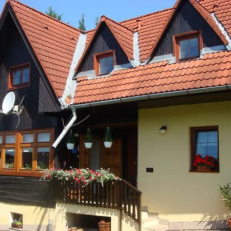 אכסניה Drevenica Michael *